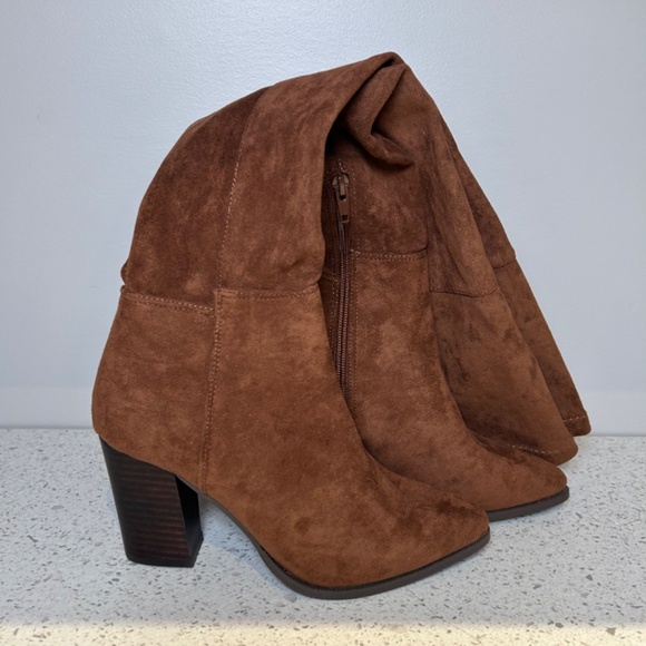 New Thigh High Brown Suede Boots - Picture 4 of 5